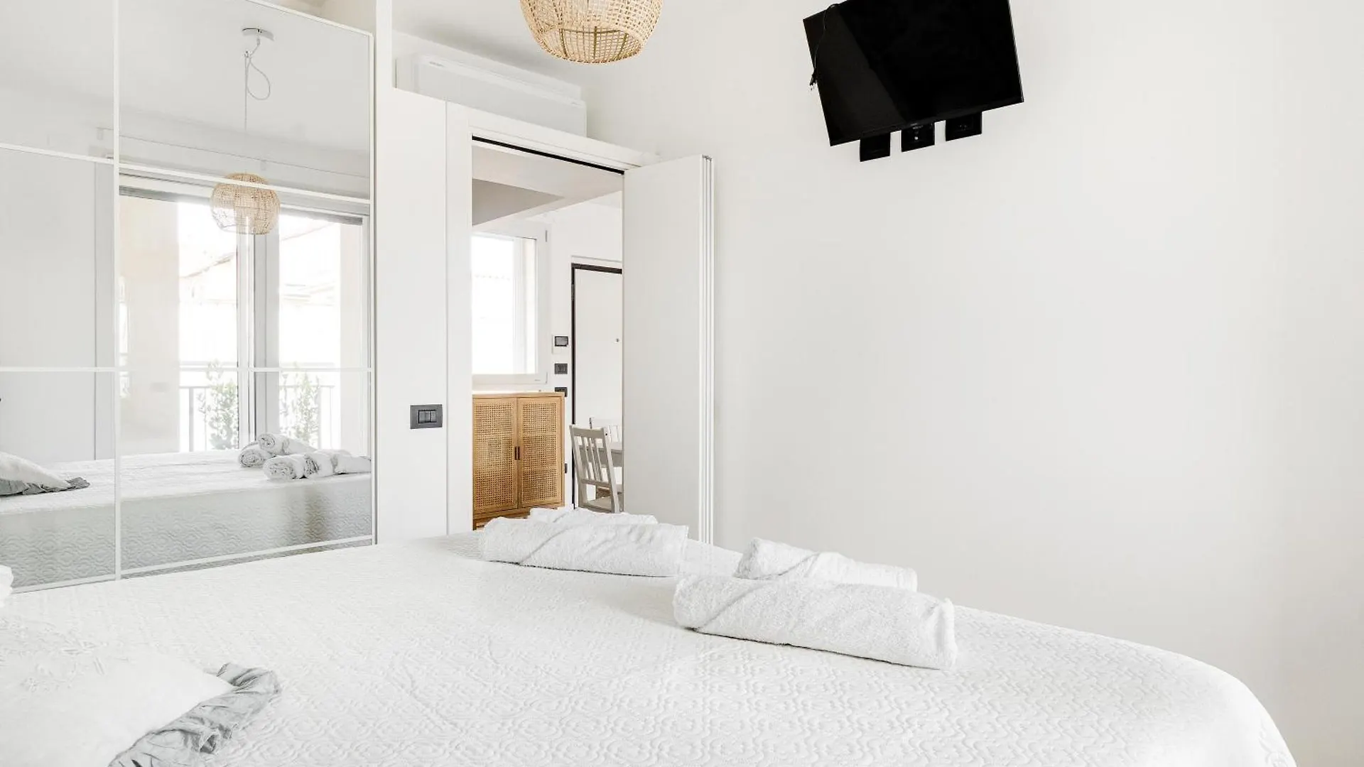 米兰Certosa District - Modern Flat & Free Box Parking公寓